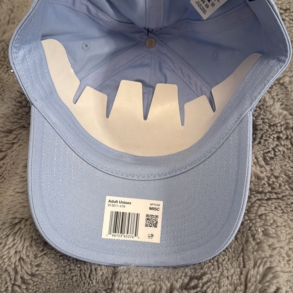 Nike hat - Picture 2 of 3